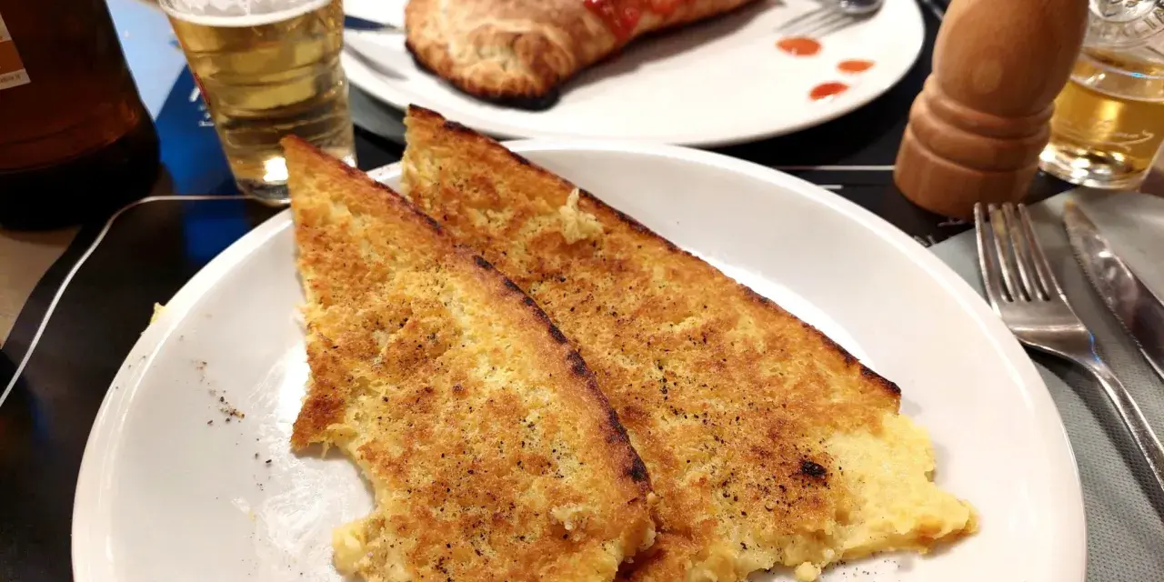 Gdzie zjeść pizzę w Pizie – unikaj turystycznych pułapek i ciesz się smakiem