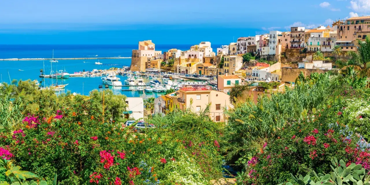Gdzie zjeść w Castellammare del Golfo? Odkryj najlepsze lokale!