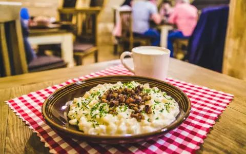 Bratysława gdzie zjeść: najlepsze restauracje i ukryte skarby kulinarne
