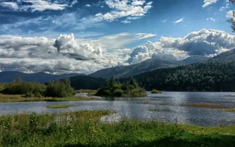 Jezioro Linowskie - tajemnice, które musisz poznać i odwiedzić