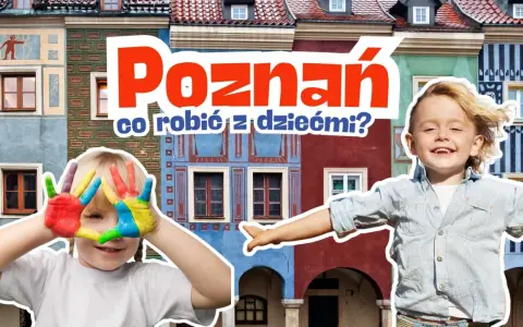 Dzieci z kolorowymi dłońmi i uśmiechnięty chłopiec na tle kolorowych kamienic w Poznaniu.