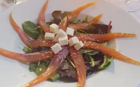 Gdzie zjeść w Riva del Garda? Odkryj najlepsze restauracje i smaki