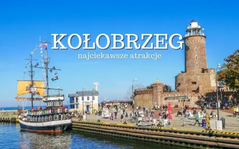 Port w Kołobrzegu z latarnią morską, twierdzą i statkiem pirackim.
