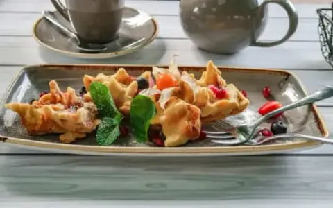 Gdzie zjeść w Mediolanie? Odkryj najlepsze lokalne smaki i ceny