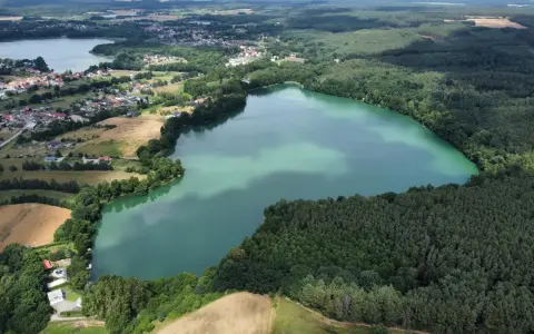 Jezioro Głuchowskie: odkryj jego tajemnice i piękno natury