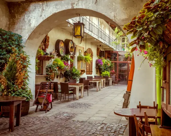 Gdzie zjeść golonkę w Krakowie? Najlepsze restauracje, które musisz znać