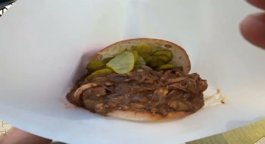 Gdzie zjeść maczankę po krakowsku? Najlepsze miejsca w Krakowie