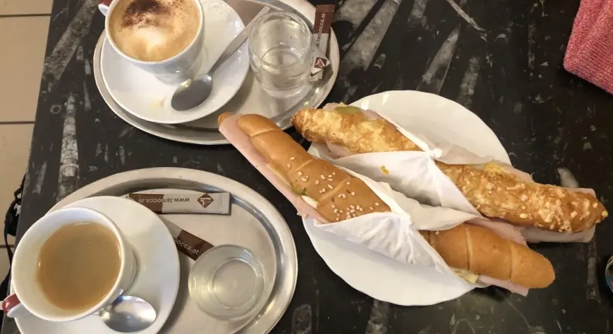 Gdzie zjeść w Wiedniu? Najlepsze miejsca na smaczne dania i oszczędności