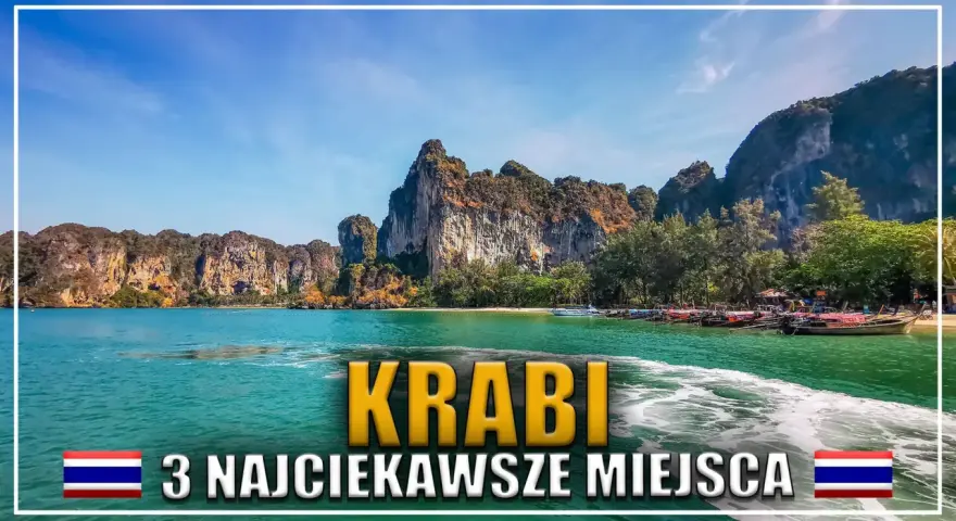 Widok na turkusową wodę, skaliste klify i łodzie w Krabi, Tajlandia.