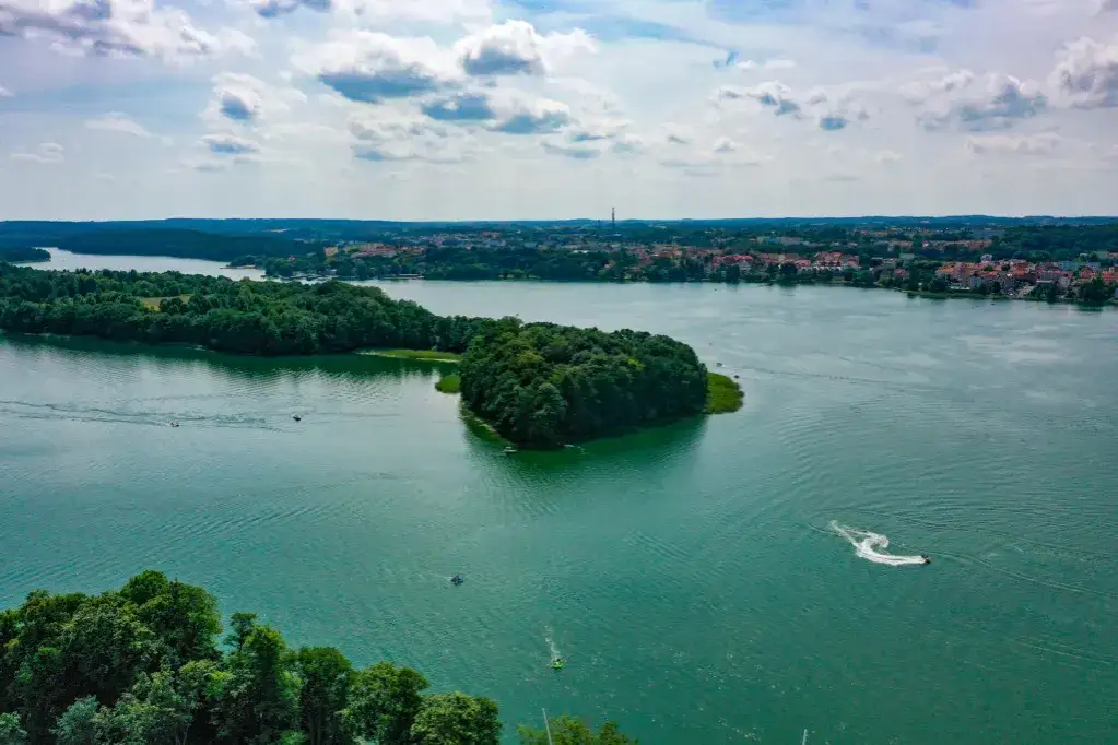 Zdjęcie Dlaczego Mazury są najpiękniejszym miejscem na świecie? Odkryj ich urok